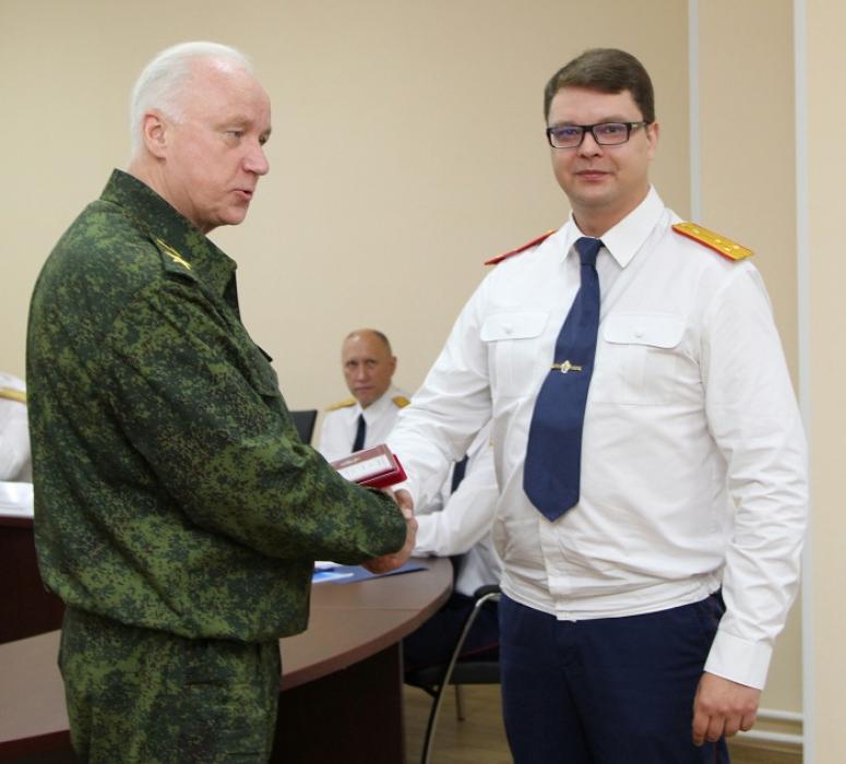Александр Бастрыкин наградил псковских следователей