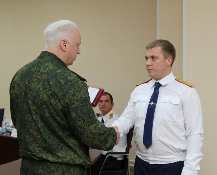 Александр Бастрыкин наградил псковских следователей