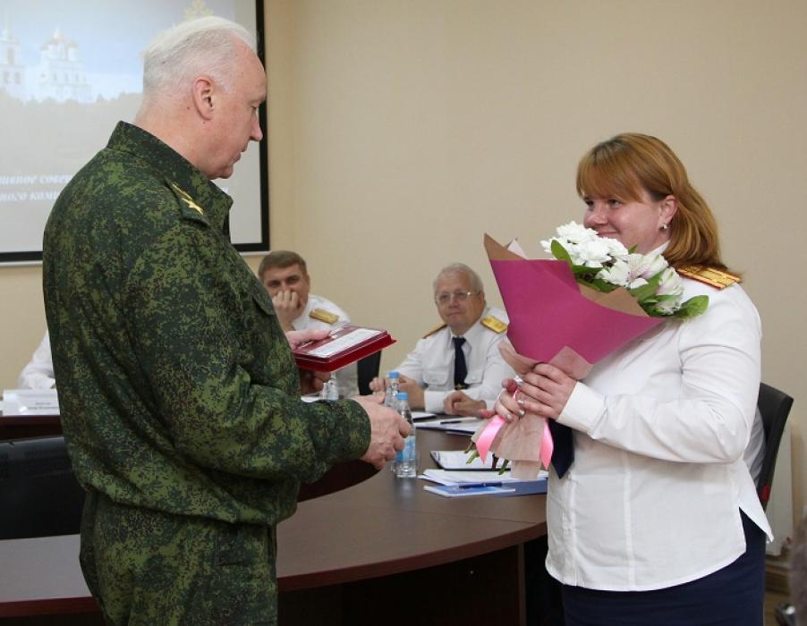Александр Бастрыкин наградил псковских следователей