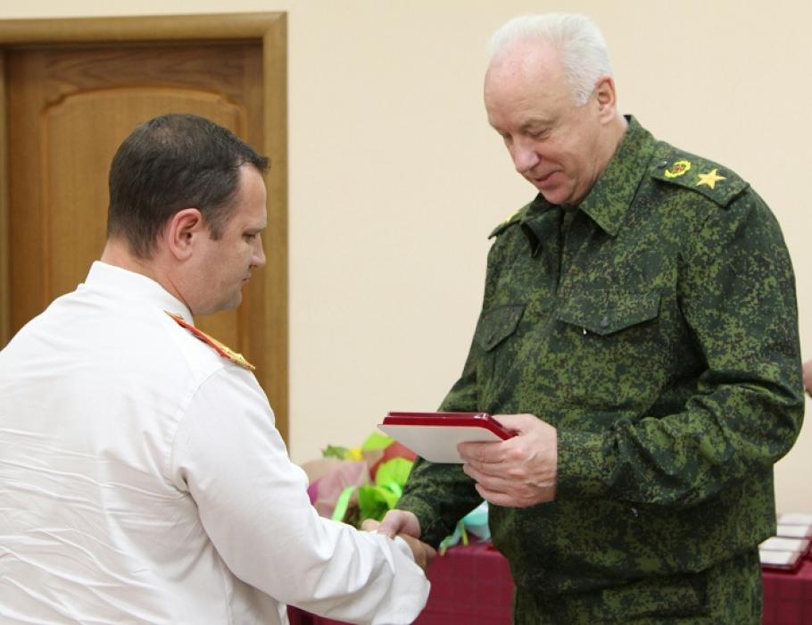 Александр Бастрыкин наградил псковских следователей
