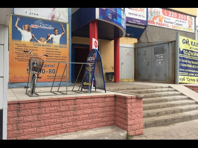 Велопарковка у клуба 