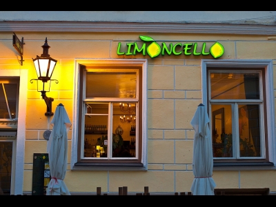 Вывеска кафе в Таллине