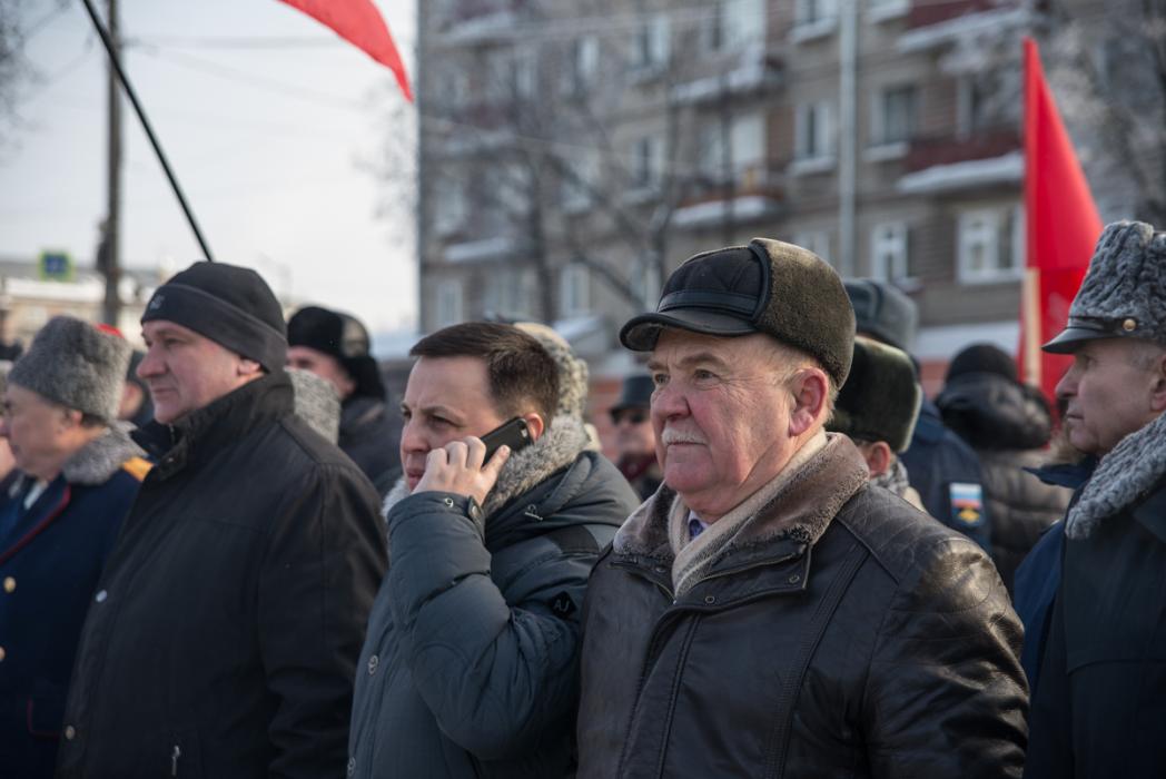 Горожане возложили гирлянды Славы к могиле Неизвестного солдата и стеле «Псков — Город воинской славы»