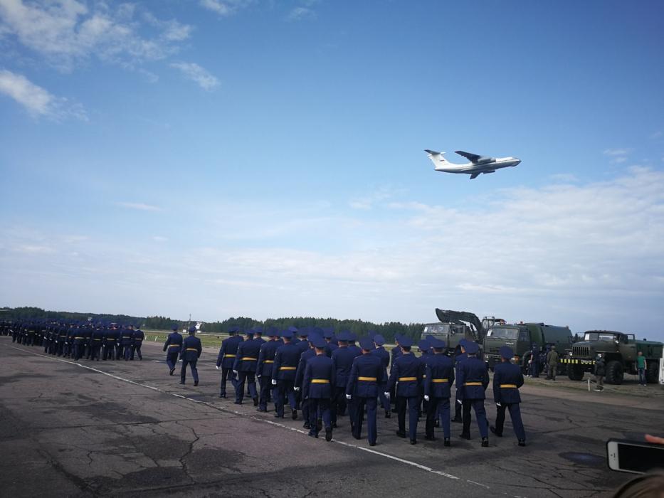 Торжественный митинг, посвященный 106-й годовщине образования Военно-воздушных сил России.