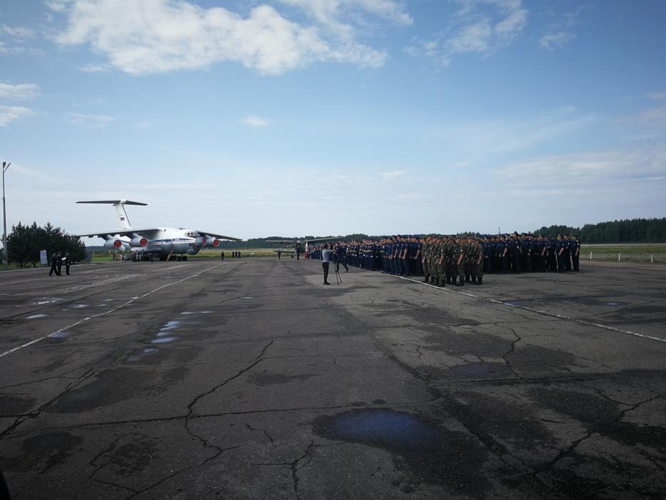 Торжественный митинг, посвященный 106-й годовщине образования Военно-воздушных сил России.