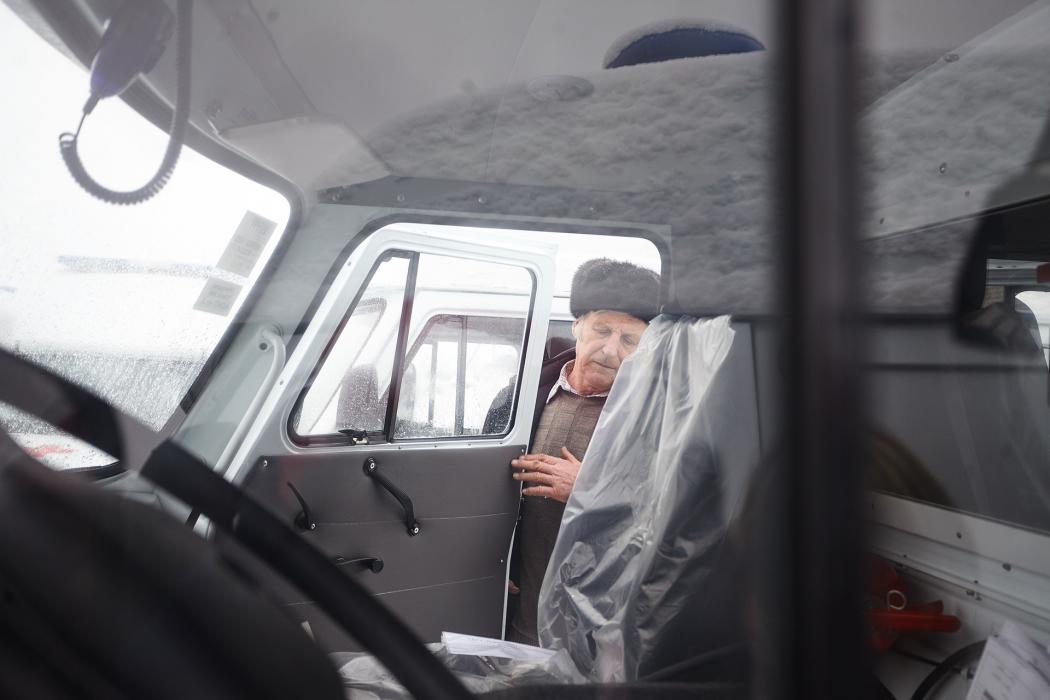 Передача автомобилей скорой помощи в районы