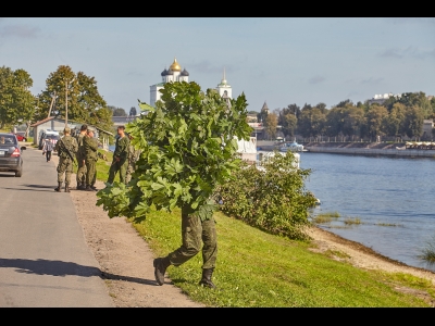Подготовка к празднованию 80-летия 76 ДШД. Фото: Дарья Хваткова