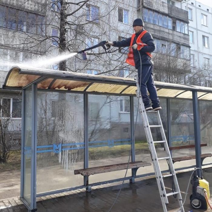Дезинфекция остановок в Пскове