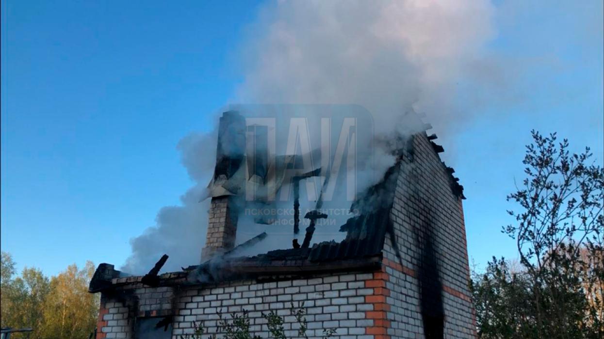 В Псковском районе сгорел частный дом