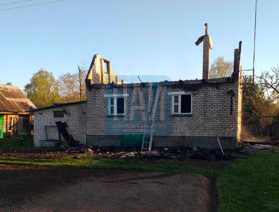 Два человека погибли при пожаре в Невельском районе