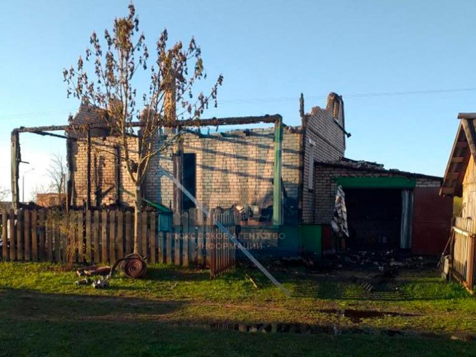 Два человека погибли при пожаре в Невельском районе