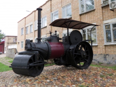 Дорожный каток «Миражъ»  - модель 1873 года. Такие дорожные машины в конце 19 в. в начале 20 в. производились в Петербурге и Брянске
