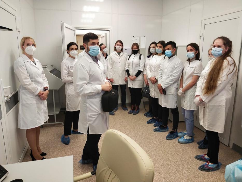 В Пскове новую инфекционную больницу первым посетили делегация ПсковГУ во главе с ректором 