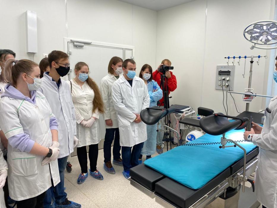 В Пскове новую инфекционную больницу первым посетили делегация ПсковГУ во главе с ректором 