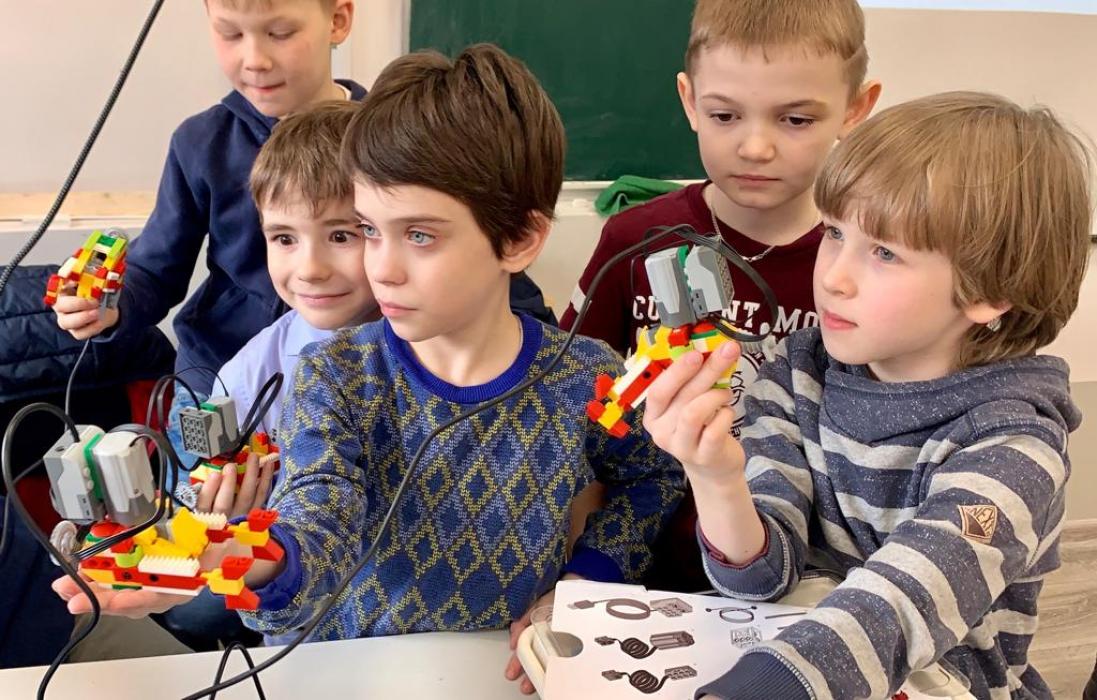 Талантливых, творческих и инициативных единомышленников приглашает Ольгинская гимназия