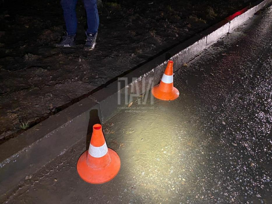 Публикуем фоторепортаж с места аварии на улице Труда