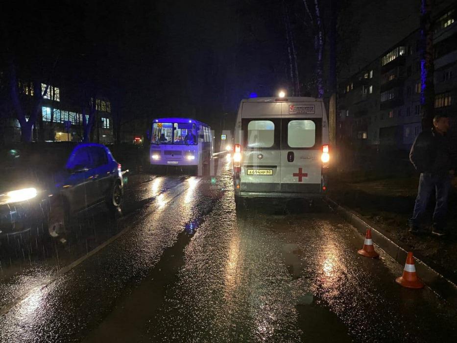 Публикуем фоторепортаж с места аварии на улице Труда