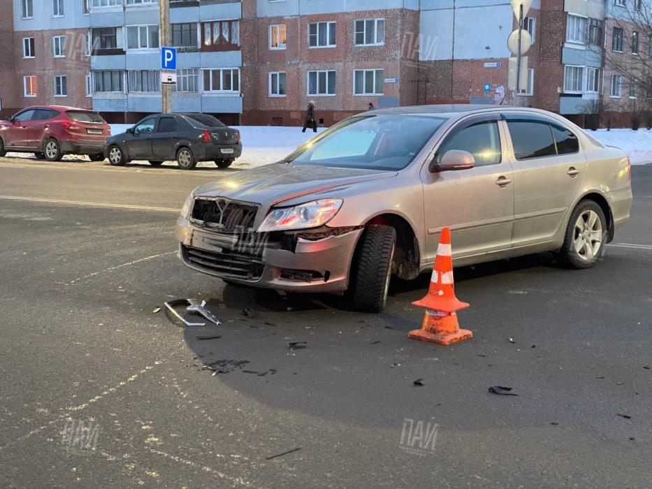 Три автомобиля столкнулись в Пскове на улице Рокоссовского