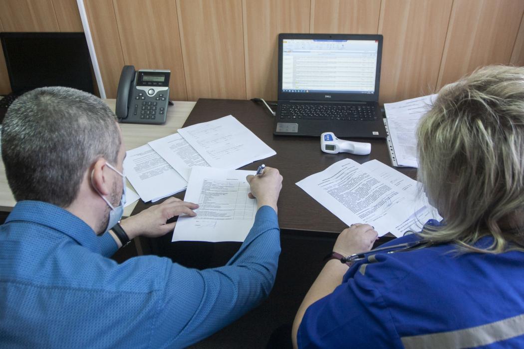 Работники завода «Титан-Полимер» активно прививаются от коронавируса