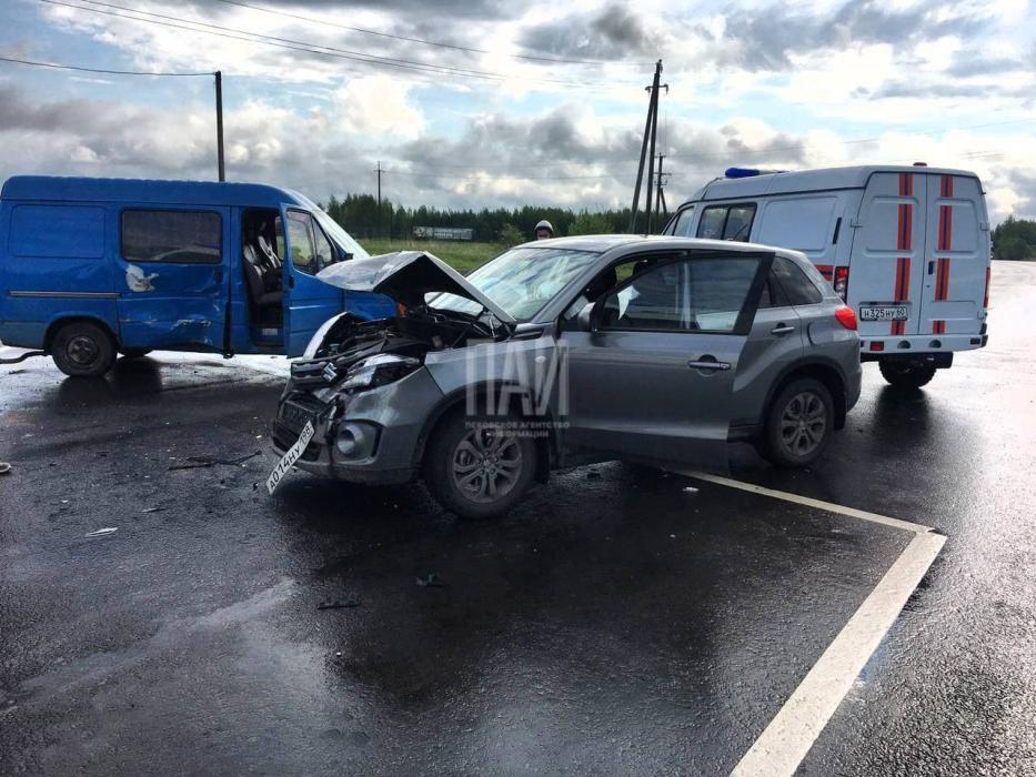 Два человека пострадали в результате ДТП в Псковском районе