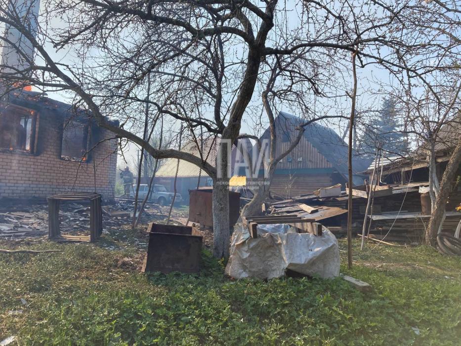 Дачный дом горел в Псковском районе 