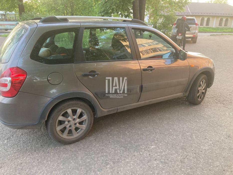 Пассажирка мотоцикла госпитализирована в Великих Луках 