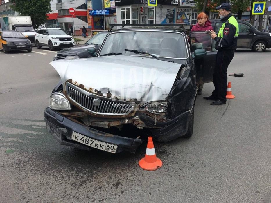 Женщина пострадала в результате ДТП в Пскове