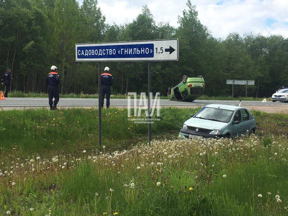 Два автомобиля столкнулись в Псковском районе 