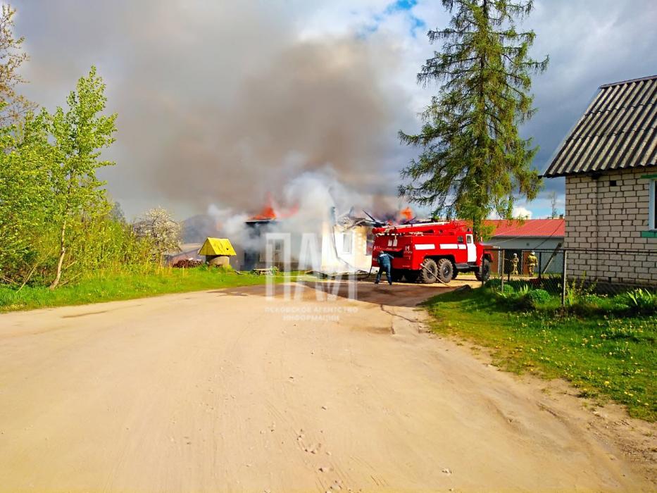 Дом загорелся в Красногородском районе 