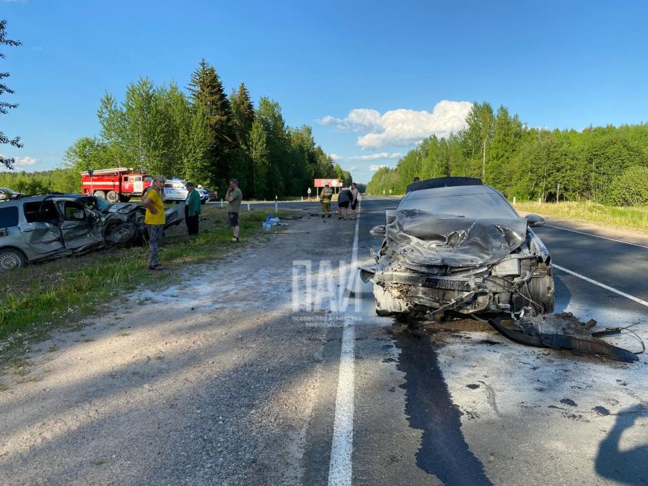 Два легковых автомобиля столкнулись в Печорском районе 