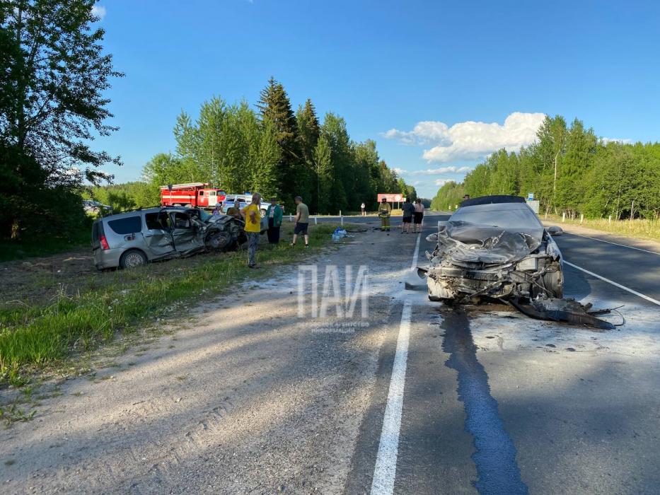 Два легковых автомобиля столкнулись в Печорском районе 