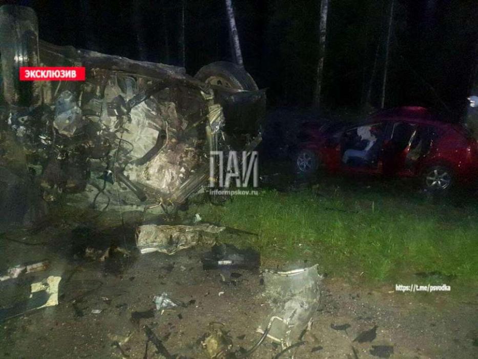Лобовое столкновение двух автомобилей на трассе Р-23