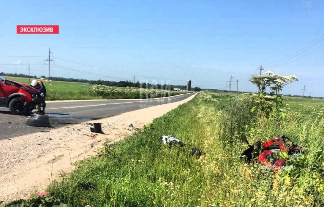 В Псковском районе мотоциклиста госпитализировали в тяжёлом состоянии после ДТП с иномаркой