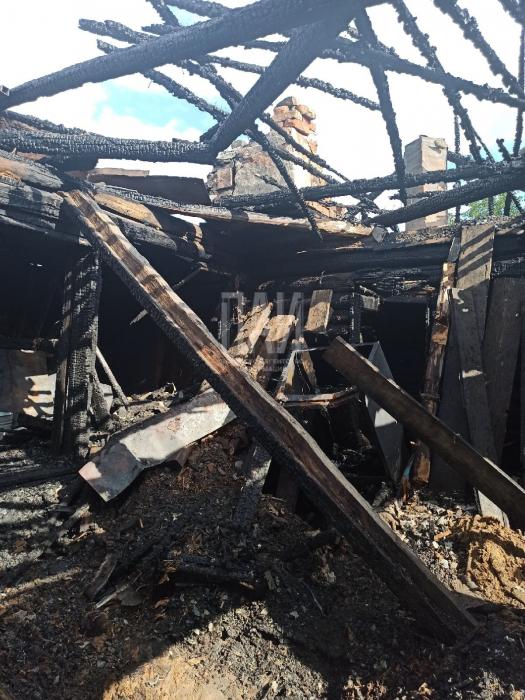 Тело мужчины обнаружили на месте пожара в Дно