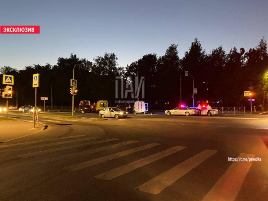 В Пскове при столкновении велосипедиста и мотоцикла пострадал один человек
