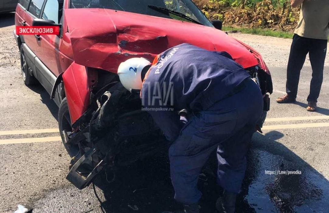 В Псковском районе мотоциклиста госпитализировали в тяжёлом состоянии после ДТП с иномаркой