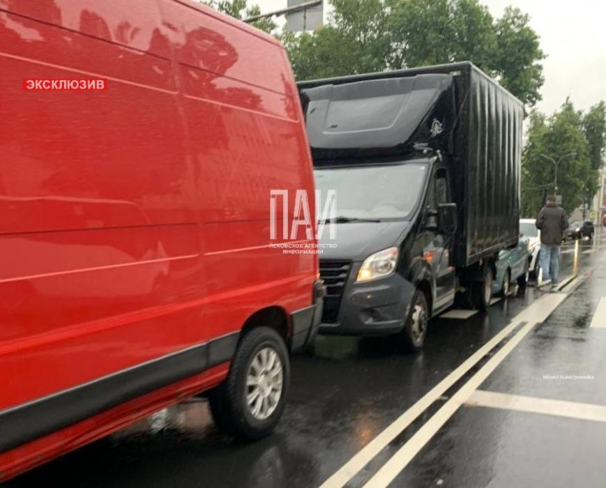 ДТП с участием четырёх автомобилей в Пскове 