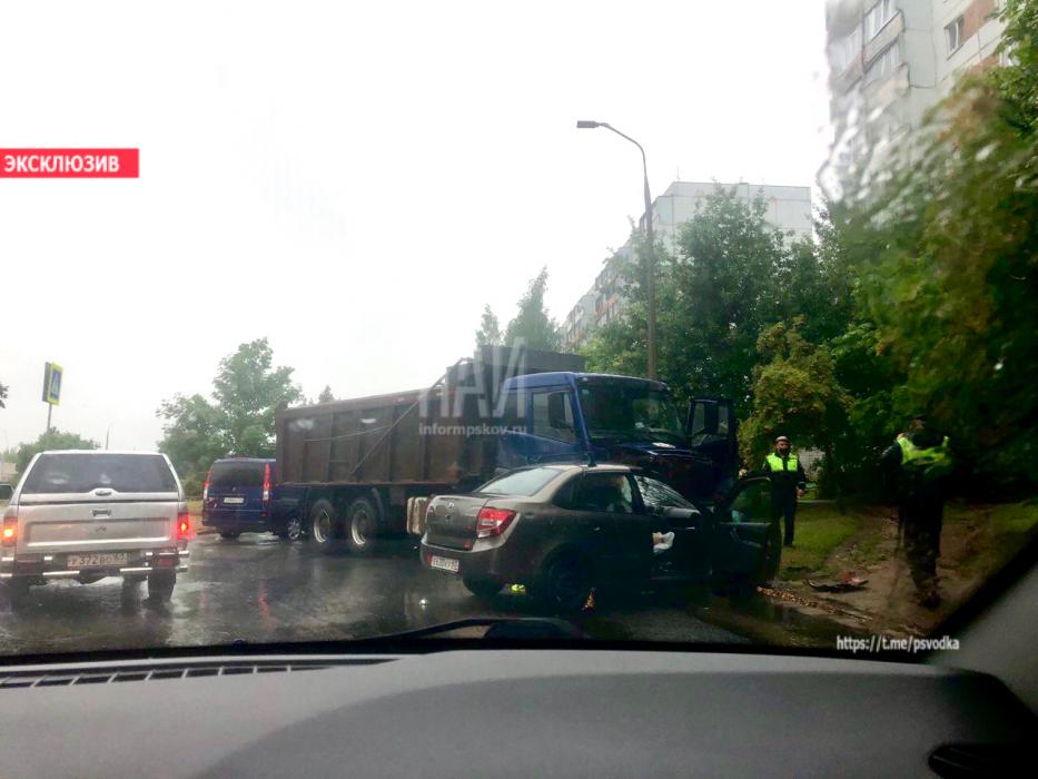 ДТП с погибшим в Пскове  