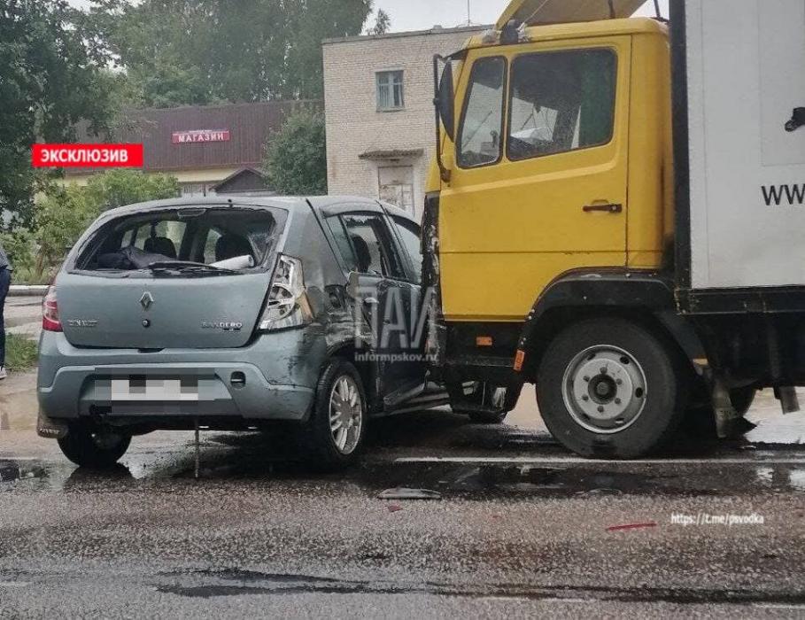 Тройное ДТП в Порховском районе