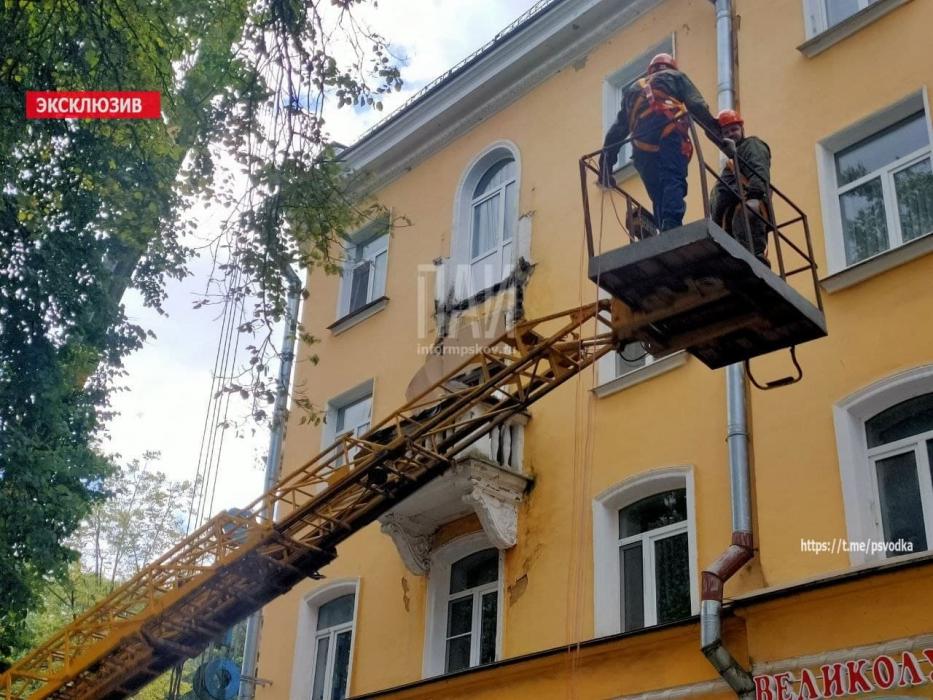 Демонтаж балконов на Октябрьском, 15