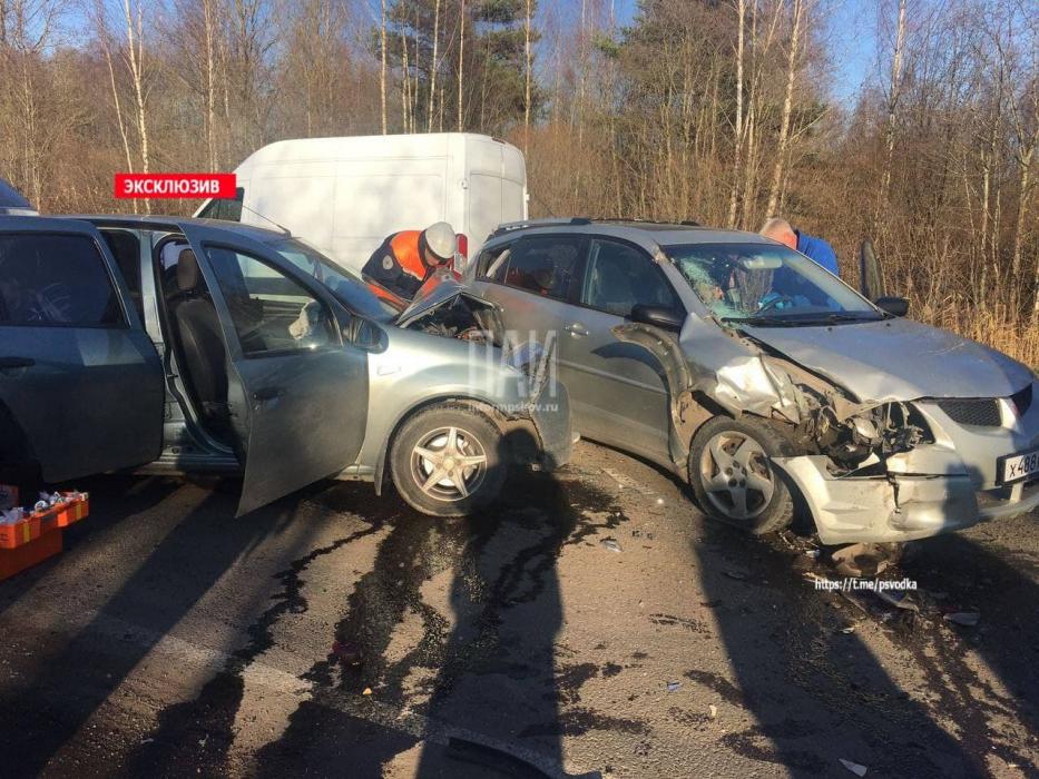 Три человека пострадали в ДТП на трассе Псков – Гдов