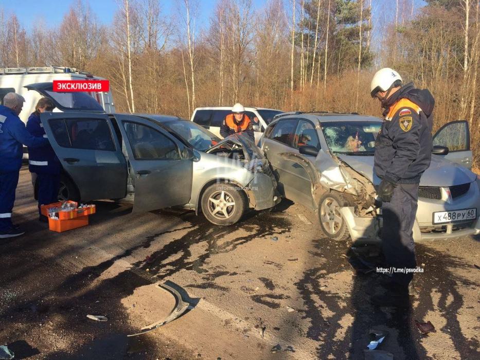 Три человека пострадали в ДТП на трассе Псков – Гдов