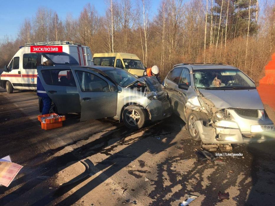 Три человека пострадали в ДТП на трассе Псков – Гдов