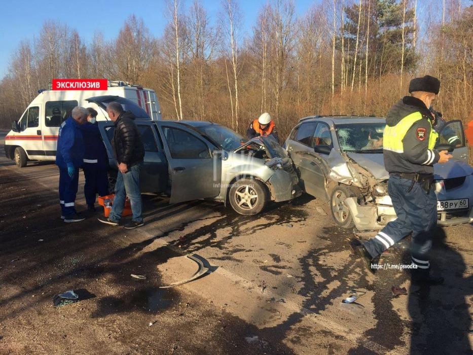 Три человека пострадали в ДТП на трассе Псков – Гдов