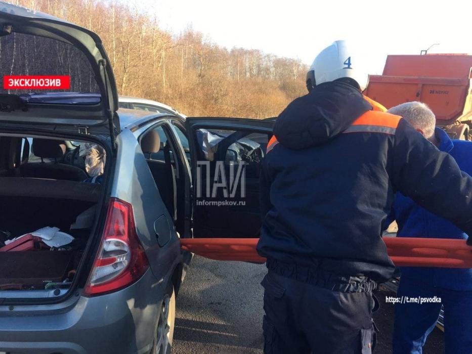 Три человека пострадали в ДТП на трассе Псков – Гдов