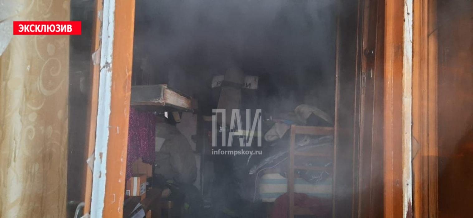 Жилой дом загорелся в Порховском районе