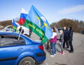 Фоторепортаж: Автопробег в поддержку воинов Псковского гарнизона прошел в регионе