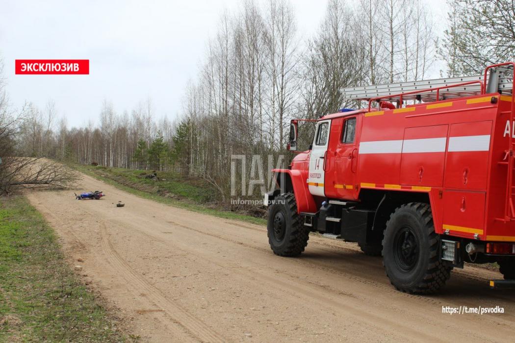 Водитель пострадал при падении с мопеда в Красногородском районе