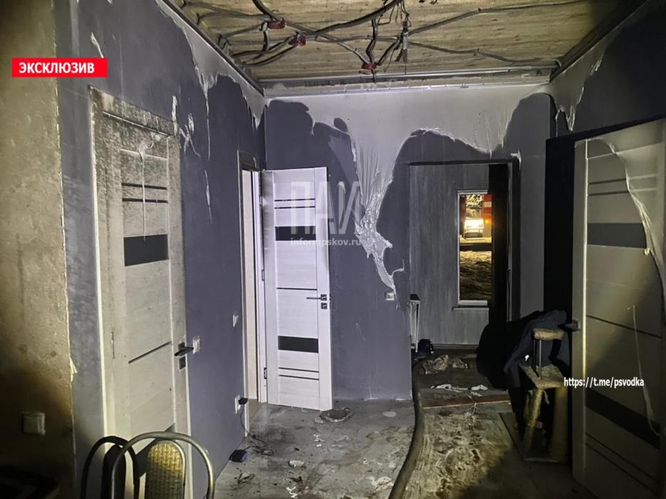 Жилой дом сгорел в Великих Луках