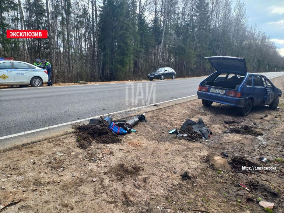 ВАЗ опрокинулся в кювет в Гдовском районе